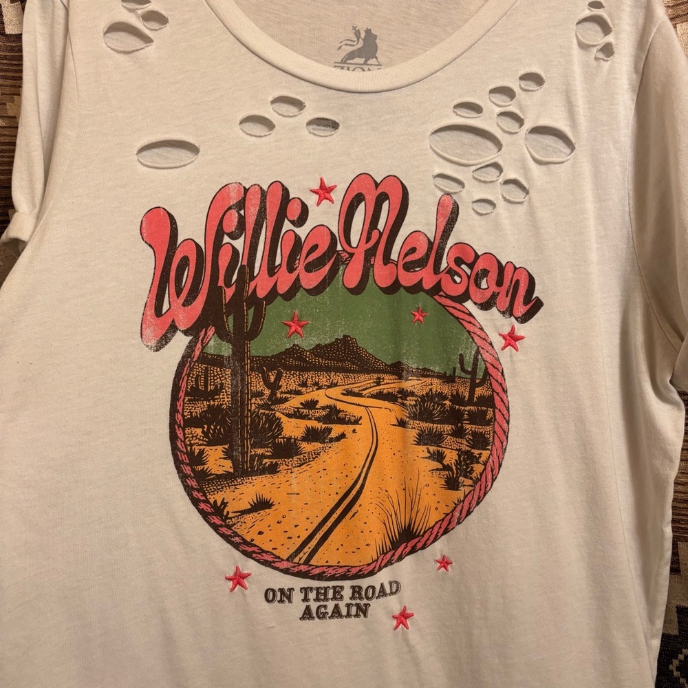 Women’s Distressed Willie Nelson T shirt / Torrid Size 0 / L - Picture 2 of 7
